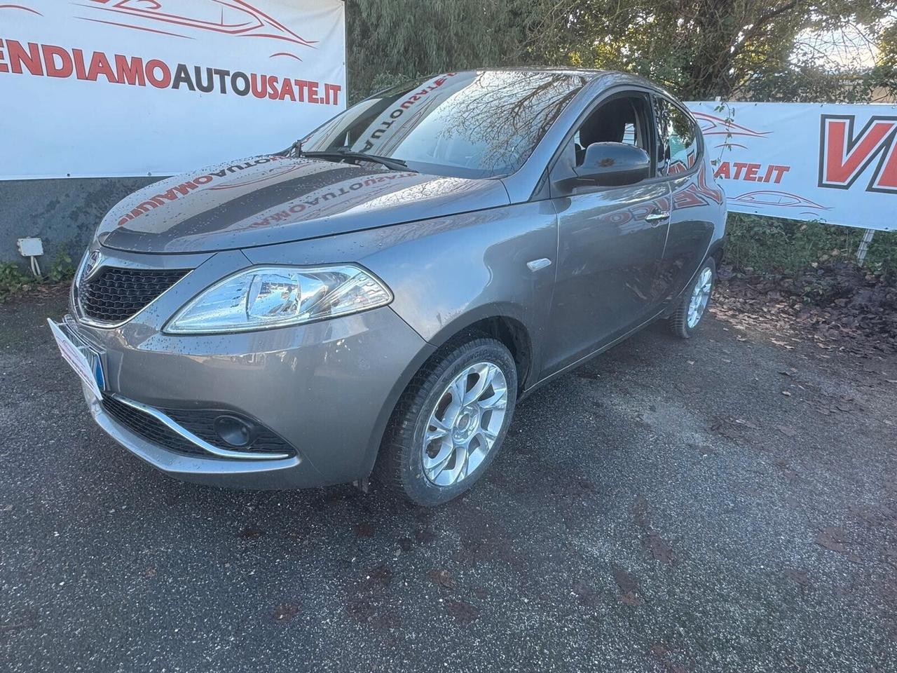 Lancia Ypsilon 1.2 69 CV 5 porte Silver