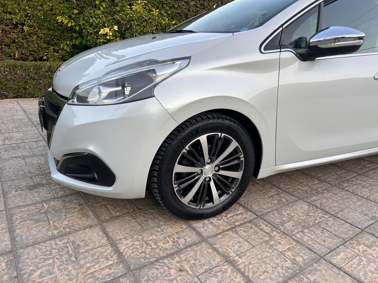 Peugeot 208 BlueHDi 75 5 porte Allure