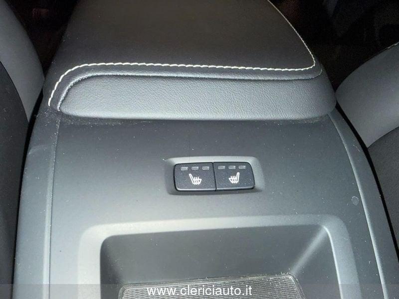 Volvo XC60 B5 AWD automatico Plus Dark