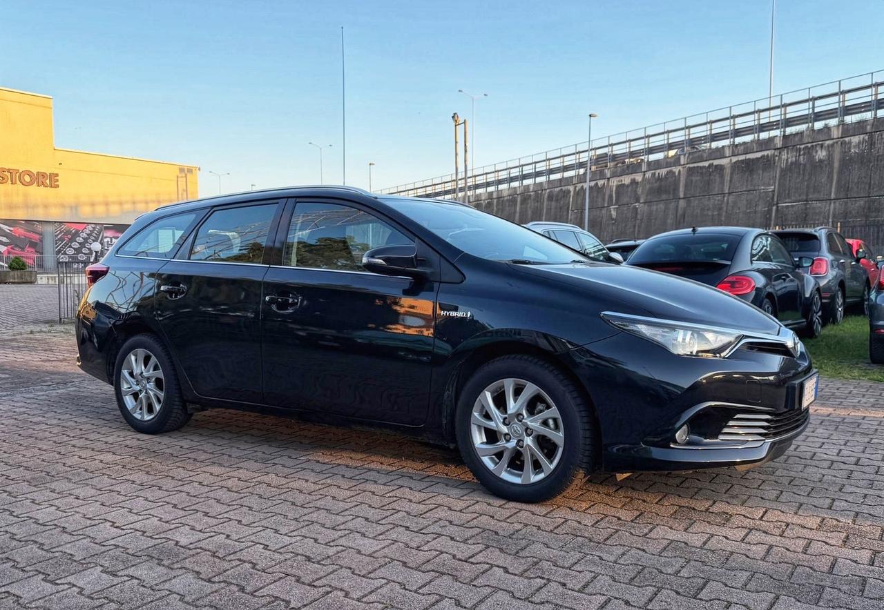 Toyota Auris Touring Sports 1.8 Hybrid OK NEOPATENTATI