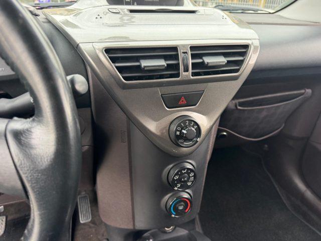 TOYOTA iQ 1.0 Sol