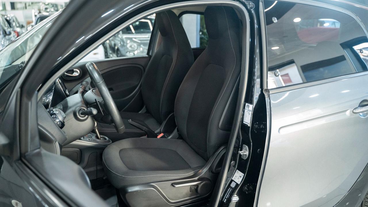 Smart ForFour 0.9 90CV SUPERPASSION TWINAMIC 16" NAVI LED FULL O