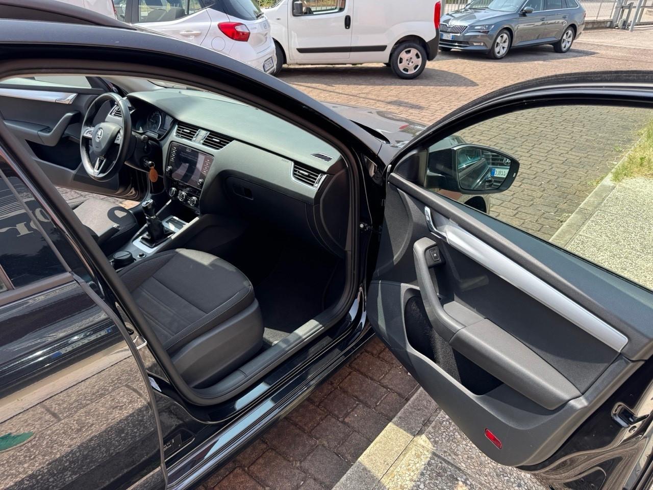 Skoda Octavia 1.6 TDI 116CV DSG – Executive – IVA esposta