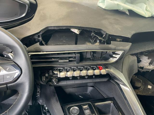 PEUGEOT 3008 HYBRID4 300CV E-EAT8 ALLURE PACK