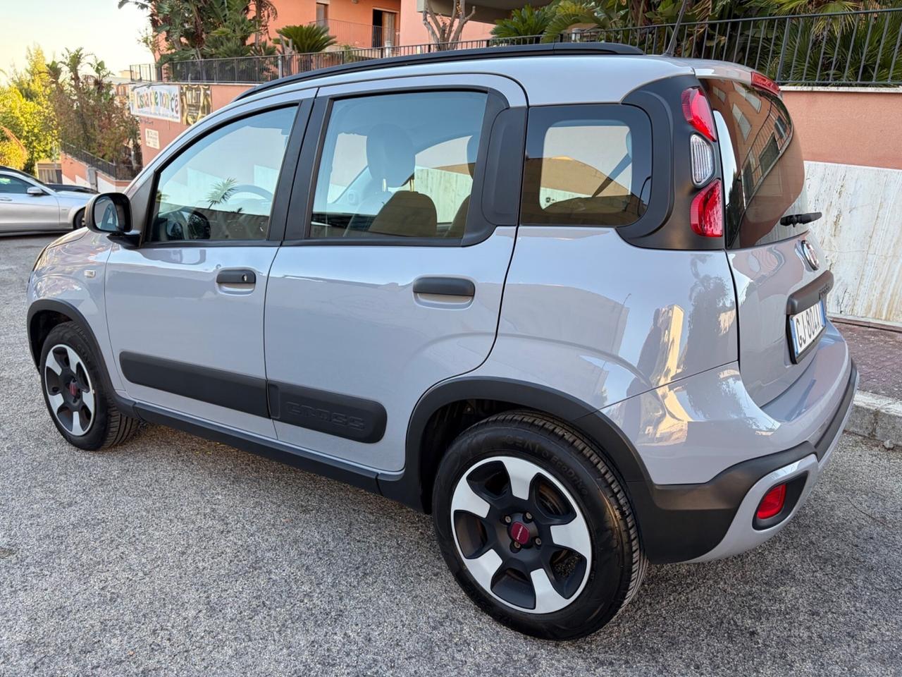 Fiat Panda 1.0 FireFly S&S Hybrid City Cross unico