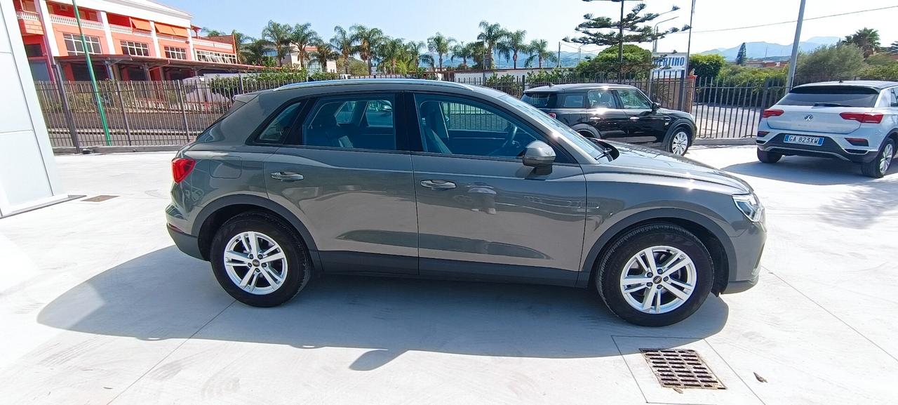 Audi Q3 35 TDI S tronic Business