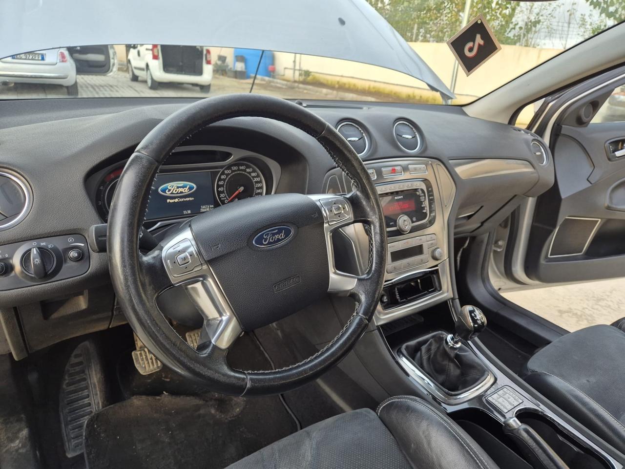 Ford Mondeo 2.0 TDCi 140 CV 5 poret Ghia DPF