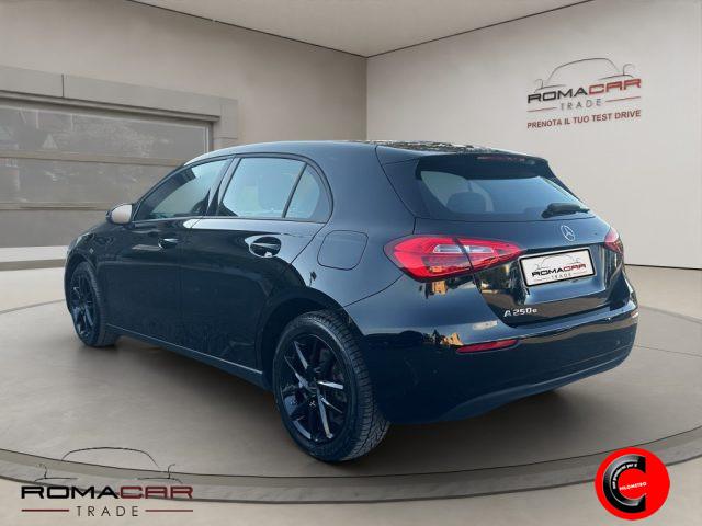 MERCEDES-BENZ A 250 e hybrid EQ Business
