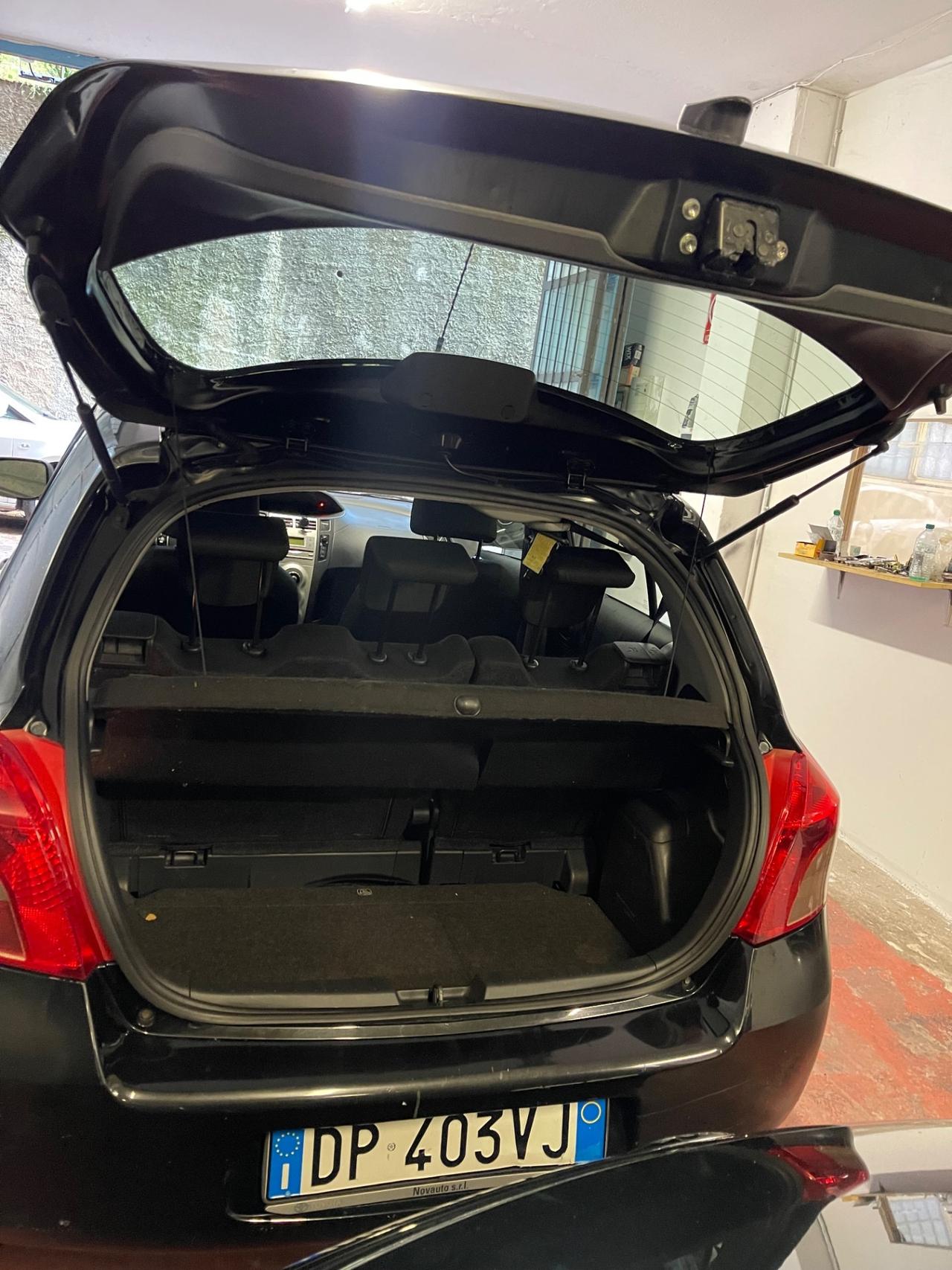 Toyota Yaris 1.0 5 porte