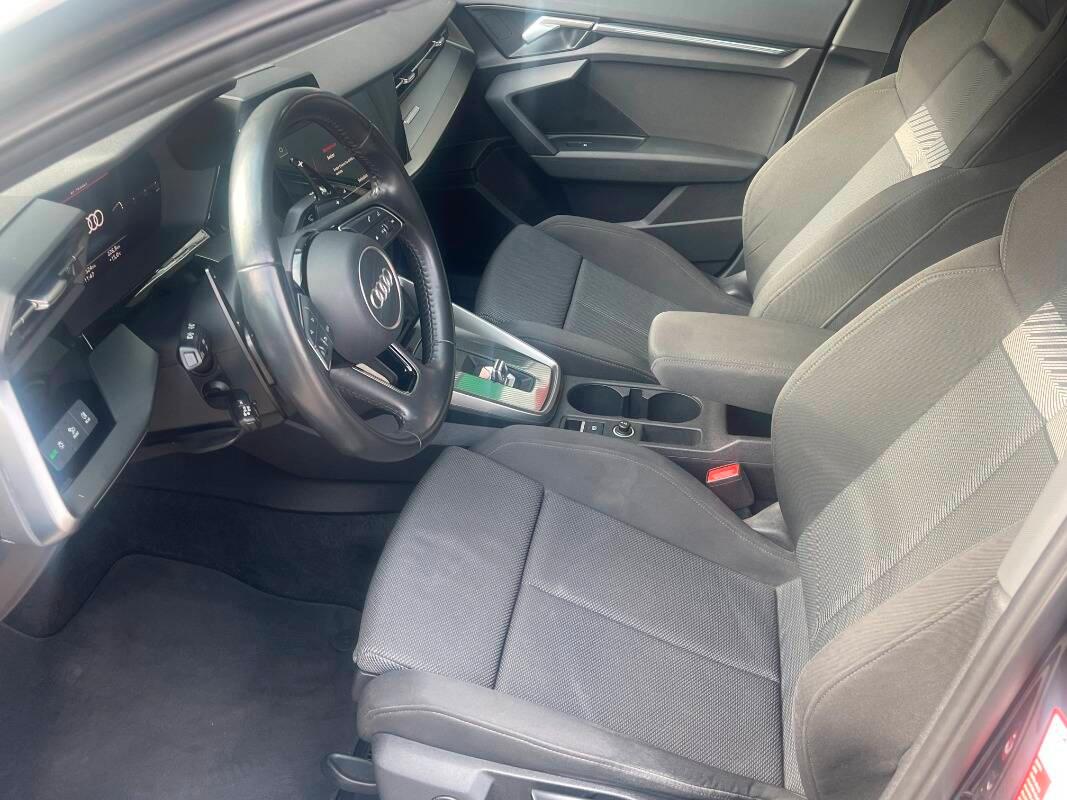 Audi A3 Sportback 35 1.5 tfsi mhev s-tronic MATRIX 18''