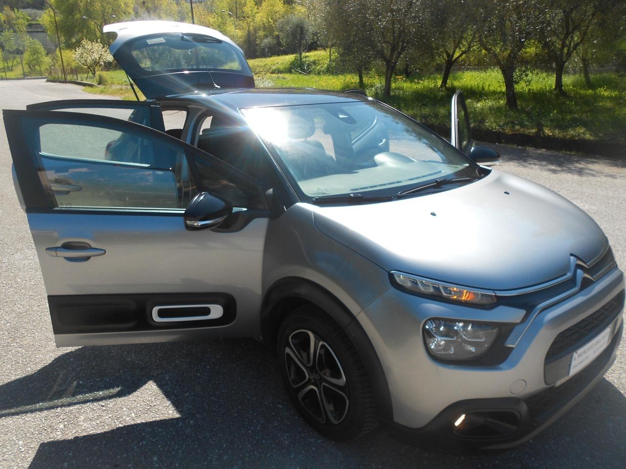 C3(my'23)1.2ie(BI-COLOR,LED,CRUISE,SENSORI)5posti