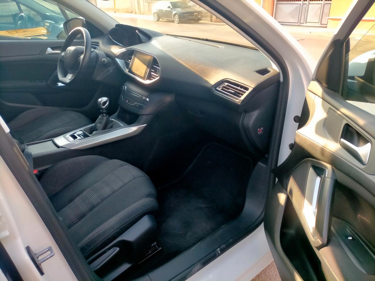 Peugeot 308 BlueHDi 120 S&S Business
