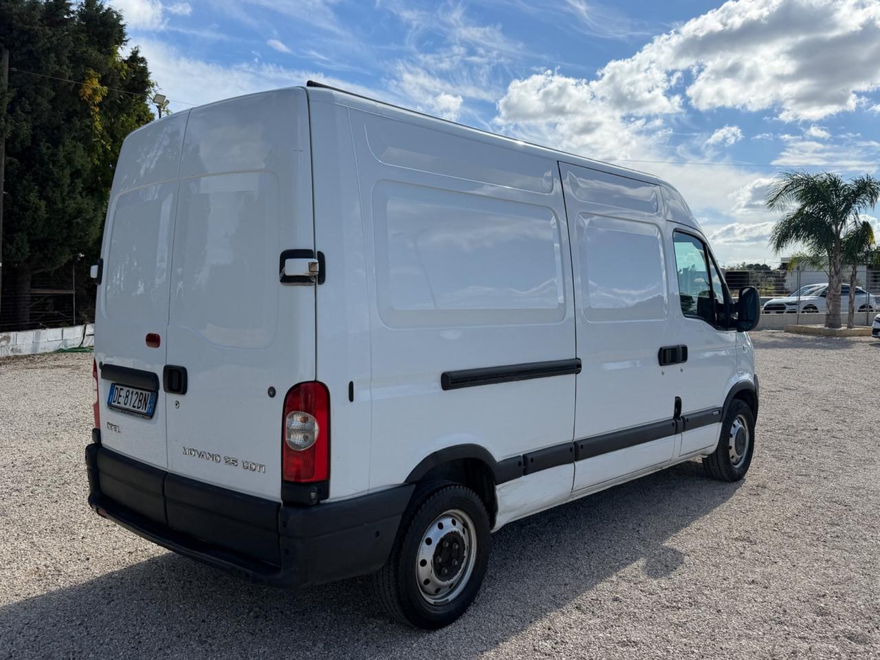 Opel movano