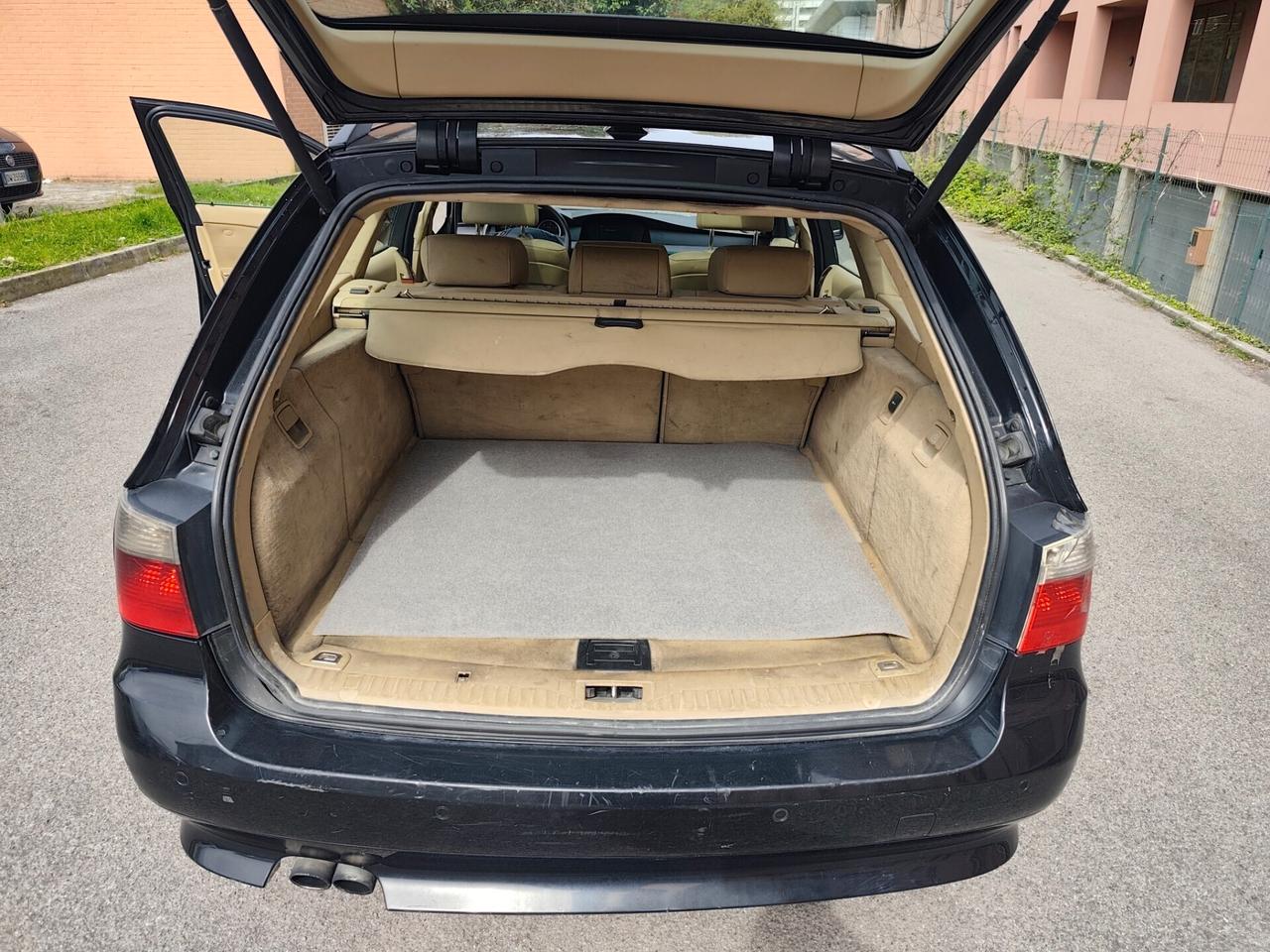 Bmw 530d cat Touring Attiva 216 cv