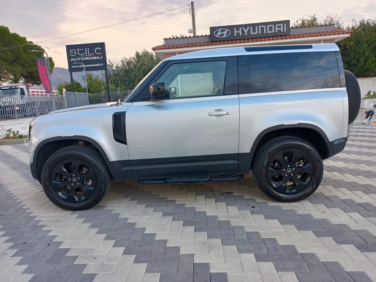 Land Rover Defender 90 3.0D I6 200 CV AWD Auto SE