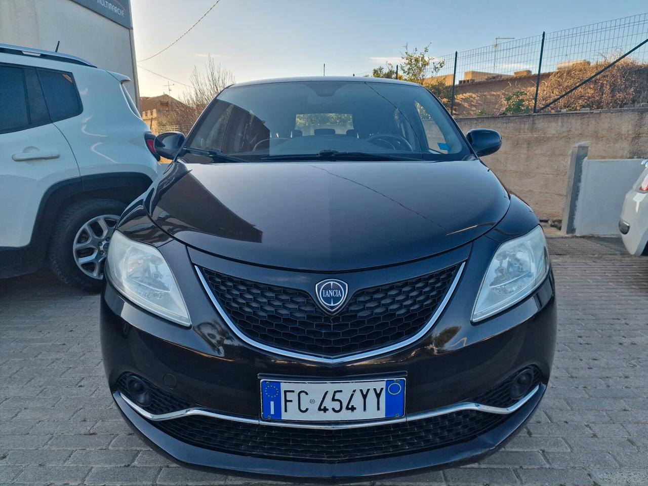 Lancia Ypsilon 1.2 69 CV 5 porte Platinum