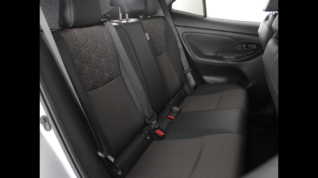 TOYOTA Yaris Cross - Yaris Cross 1.5h Lounge fwd 116cv e-cvt