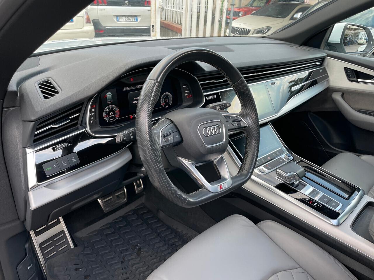 Audi Q8 45 TDI quattro tiptronic S Line Tetto