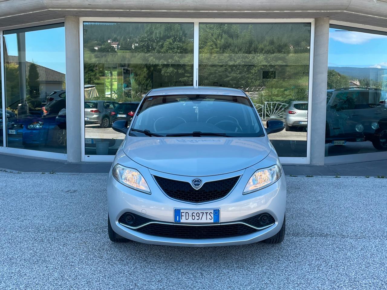 Lancia Ypsilon 1.2 69 CV 5 porte Gold "OK NEOPATENTATI"