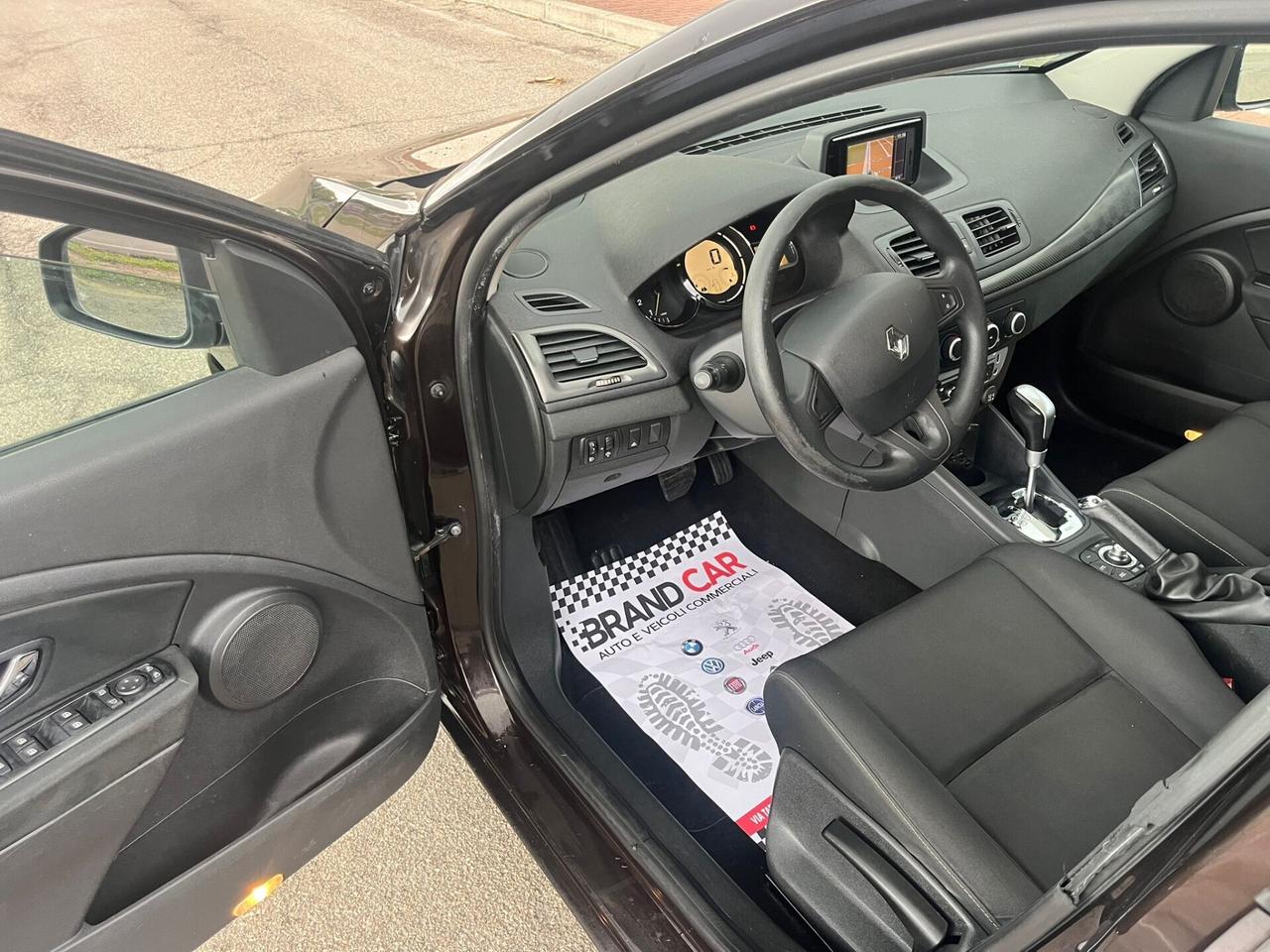 Renault Megane 1.5 dCi 110CV EDC SporTour 2012