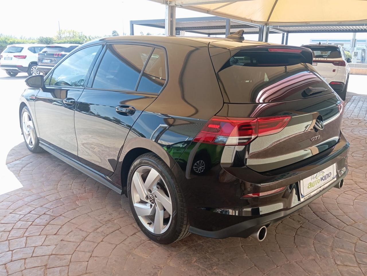 Volkswagen Golf GTI VIII 2.0 TSI