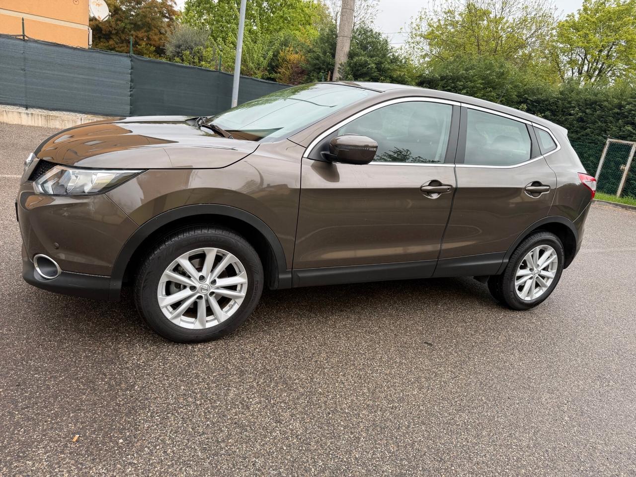 Nissan Qashqai 1.2 - NEOPATENTATI - 12 MESI DI GARANZIA -