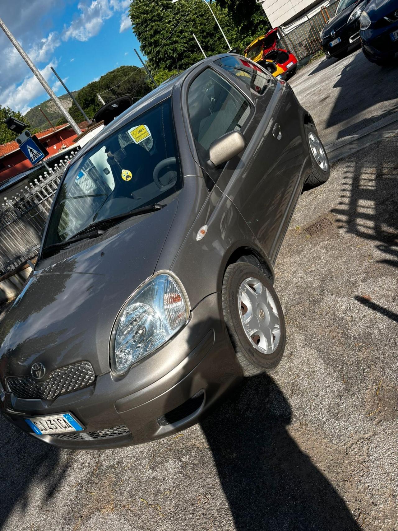 Toyota Yaris 1.0i 16V cat 3 porte Sol
