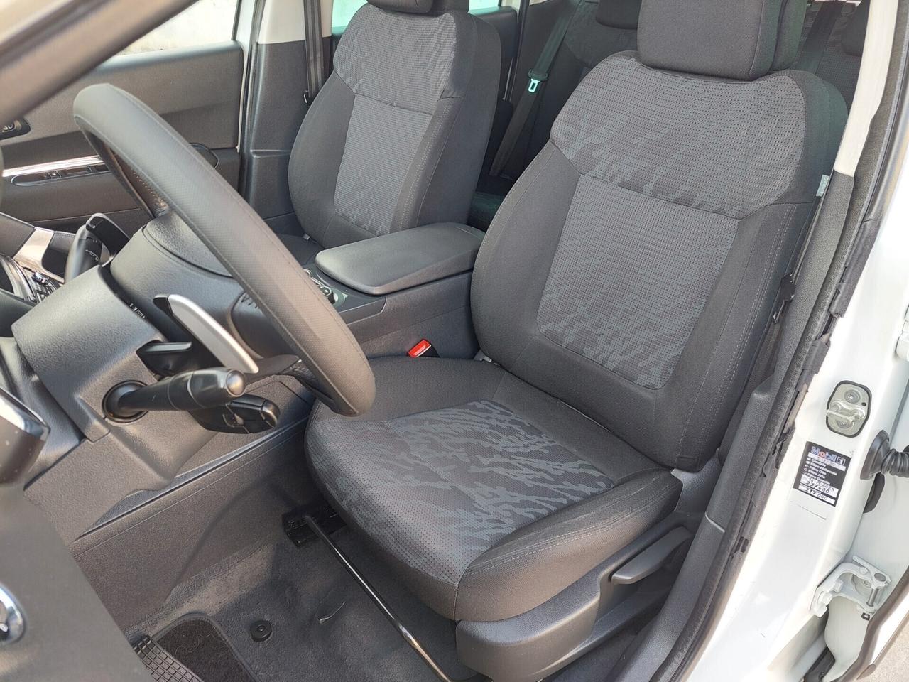 Peugeot 3008 1.6 HDi 110CV cambio robotizzato