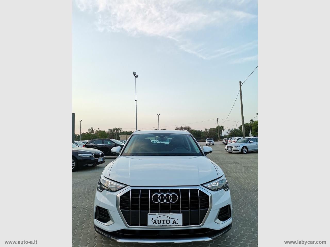 AUDI Q3 35 TDI S tronic Business Advanced