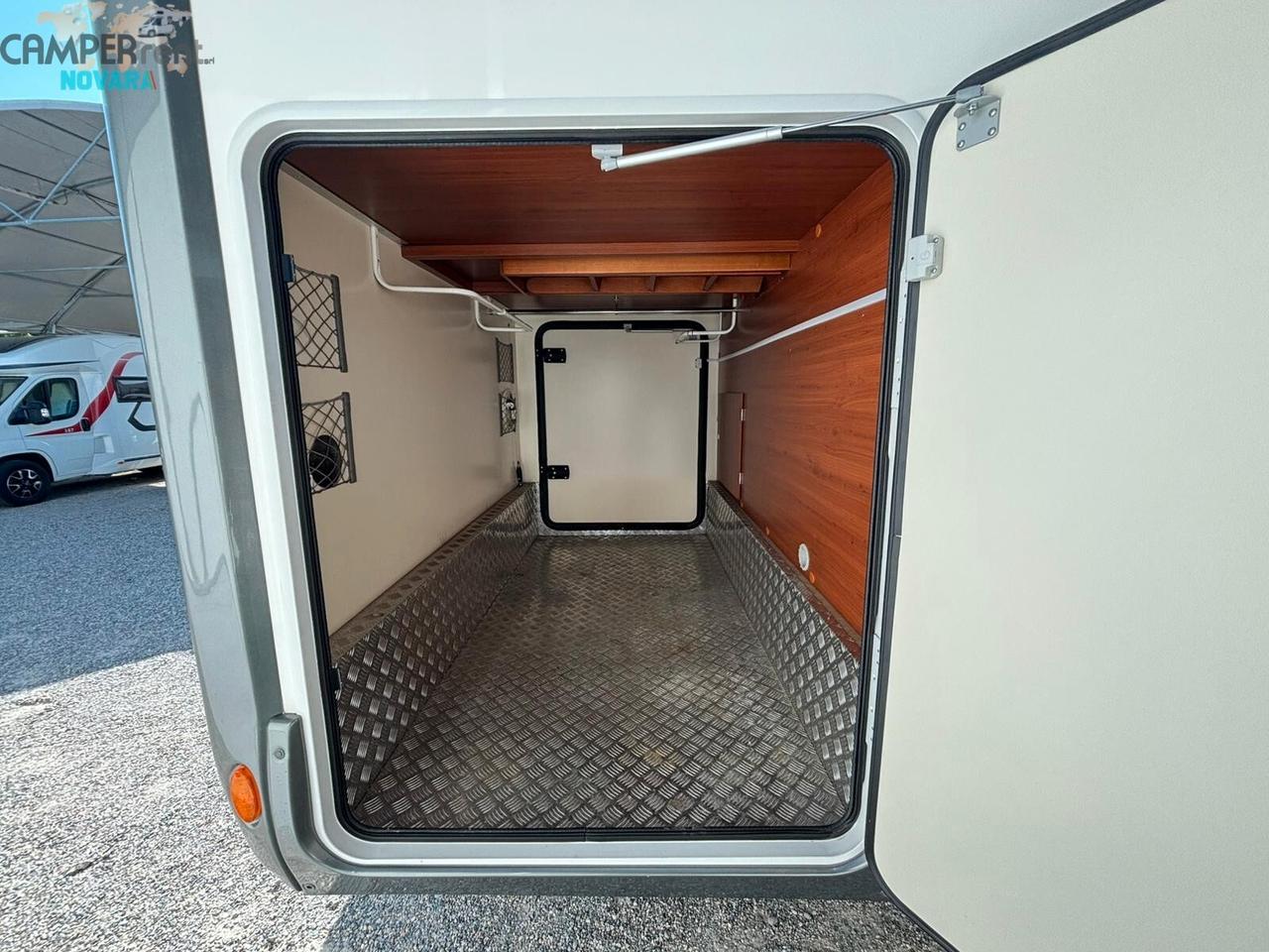 MOBILVETTA KEA M76 - mansardato con letti gemelli in coda ed ampio garage foro 94 x 117