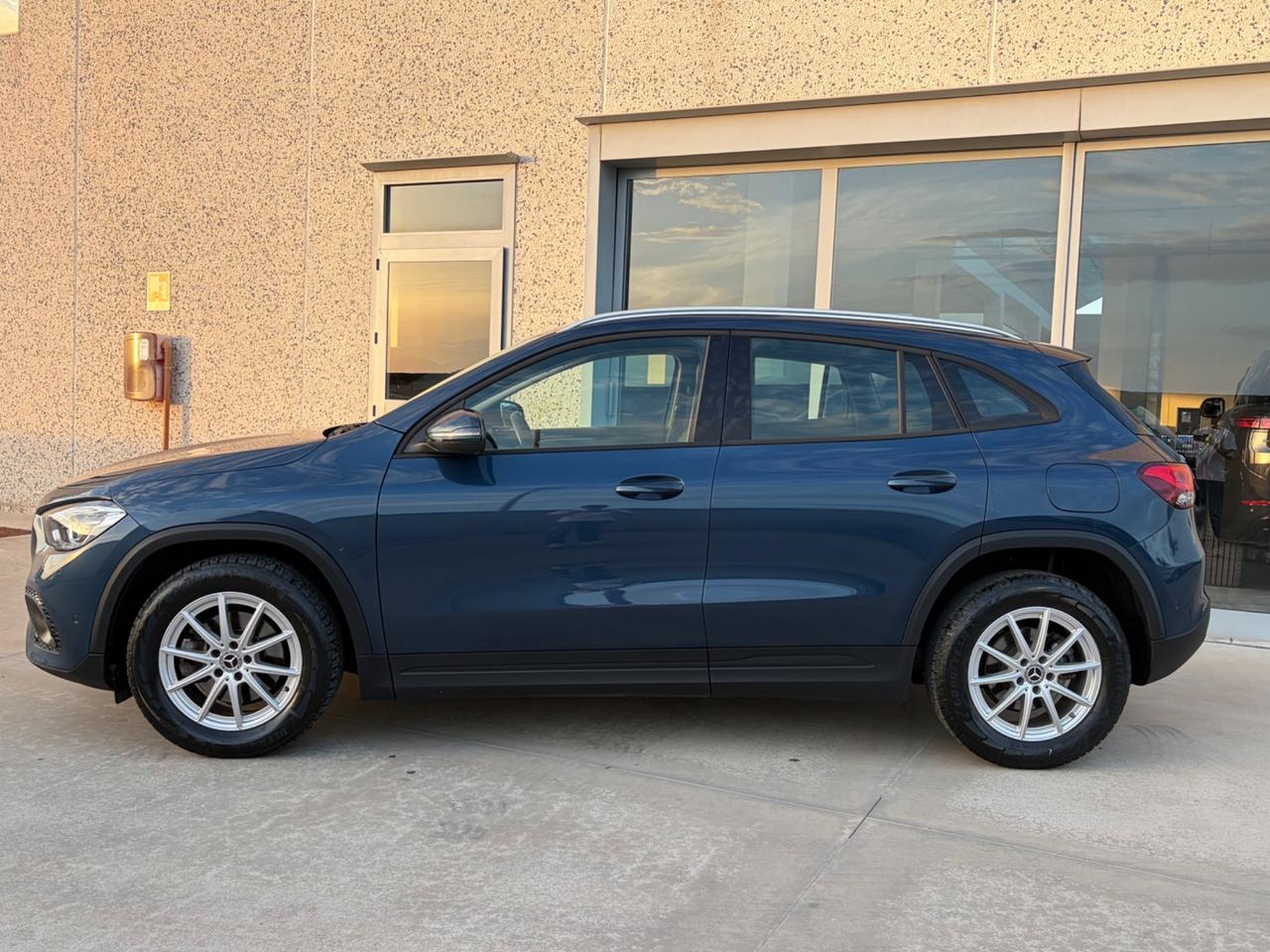Mercedes-Benz GLA 200d Business auto - possibilità noleggio no scoring