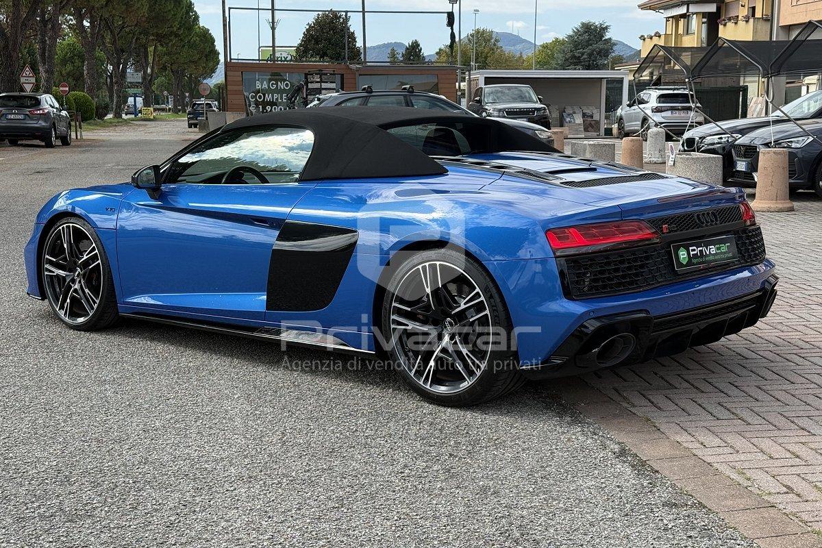 AUDI R8 Spyder V10 quattro S tronic