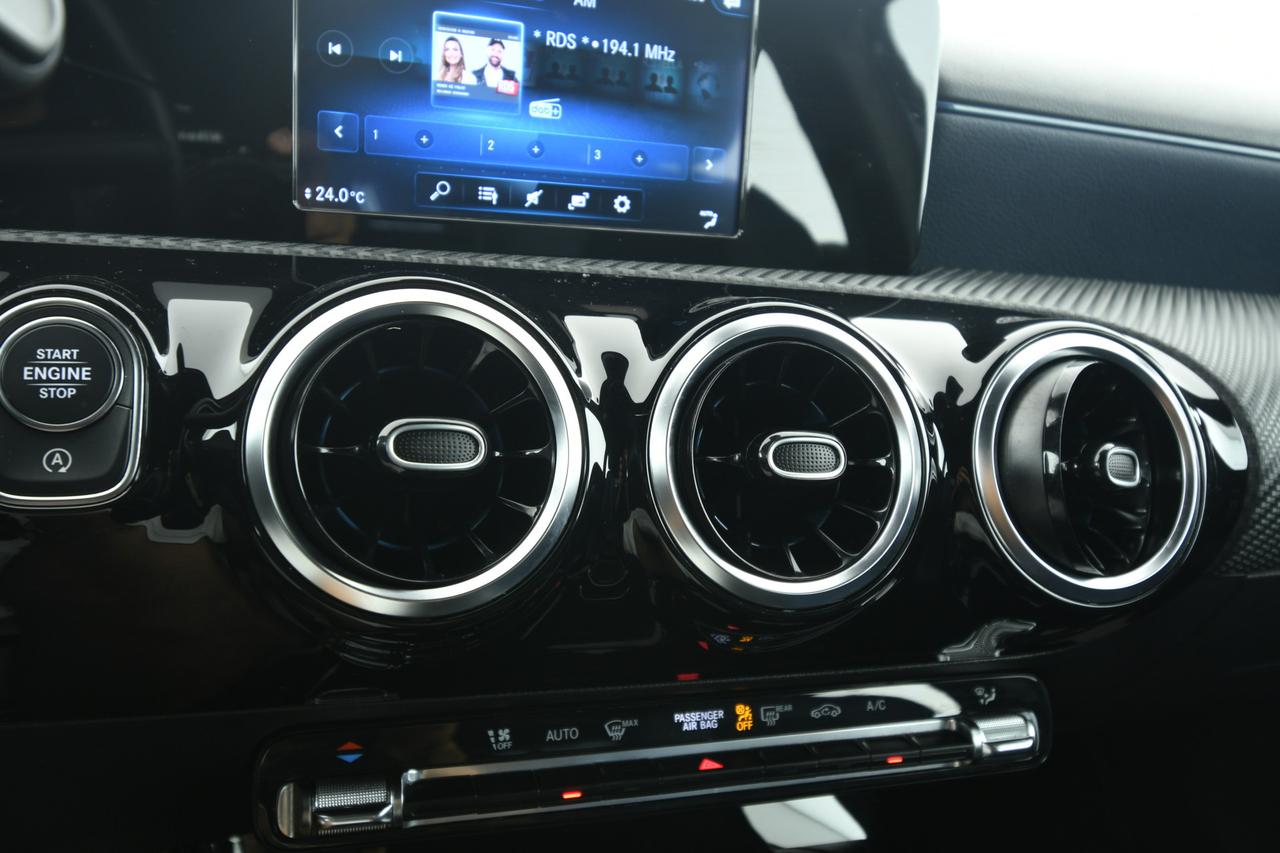 Mercedes-Benz A 180 d Business auto NEOPATENTATI+CAMERA+LED