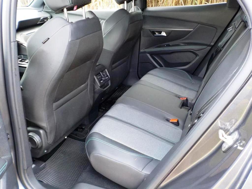 Peugeot 3008 Hybrid 136 e-DCS 6 Allure Pack