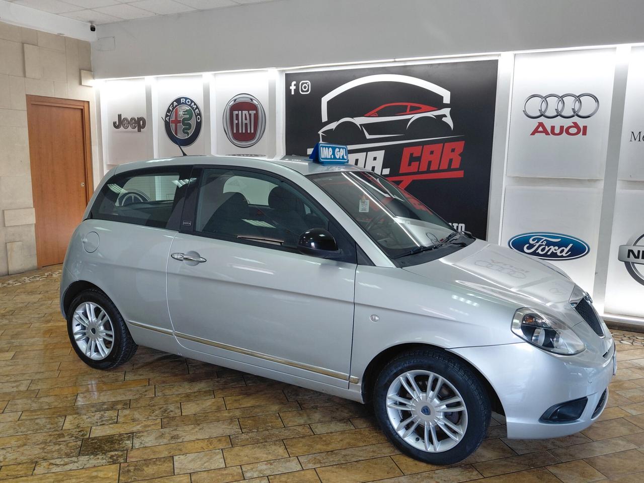 Lancia Ypsilon 1.4 Unyca Ecochic GPL