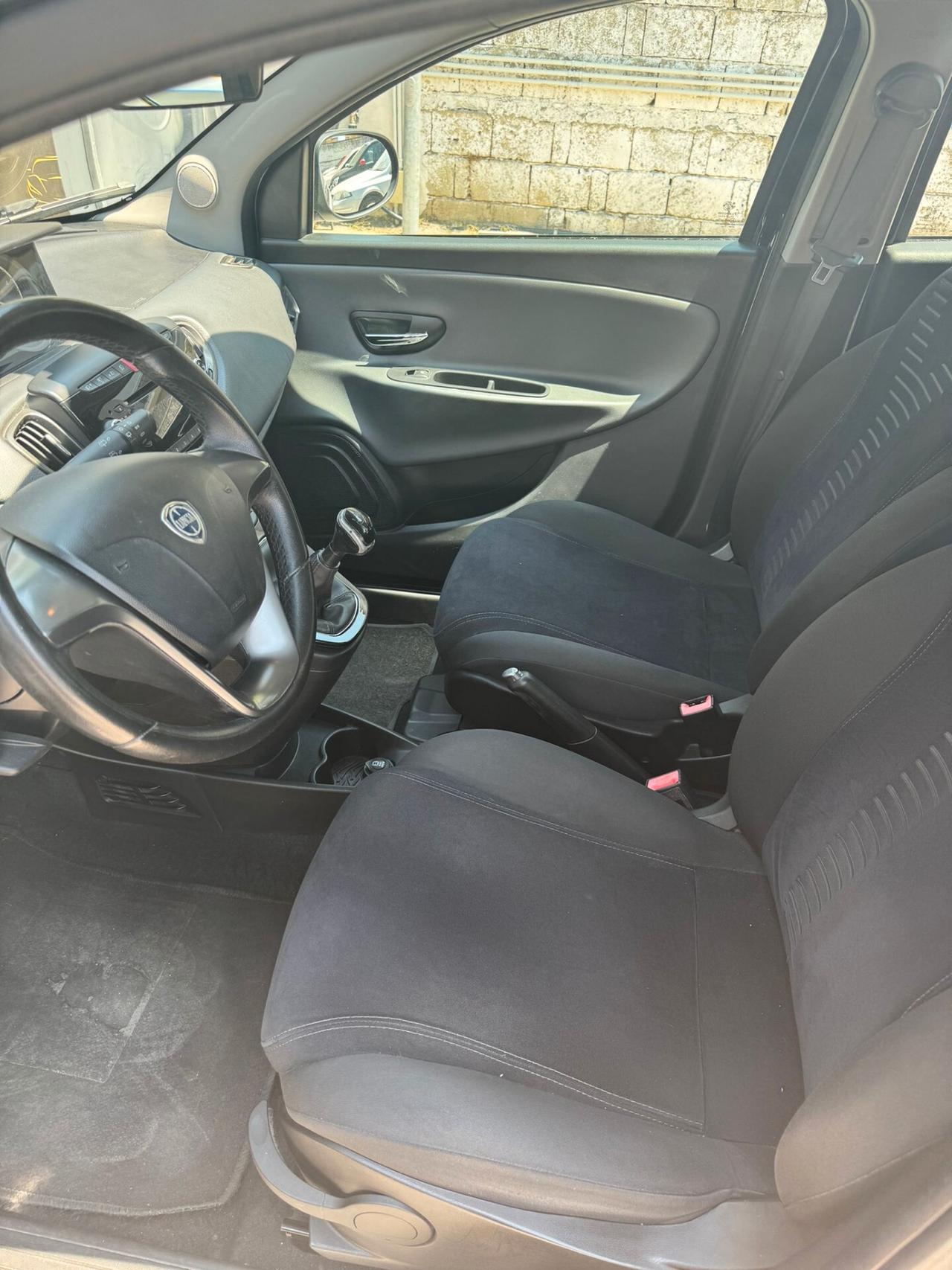 Lancia Ypsilon 1.3 MJT 16V 95 CV 5 porte S&S Silver