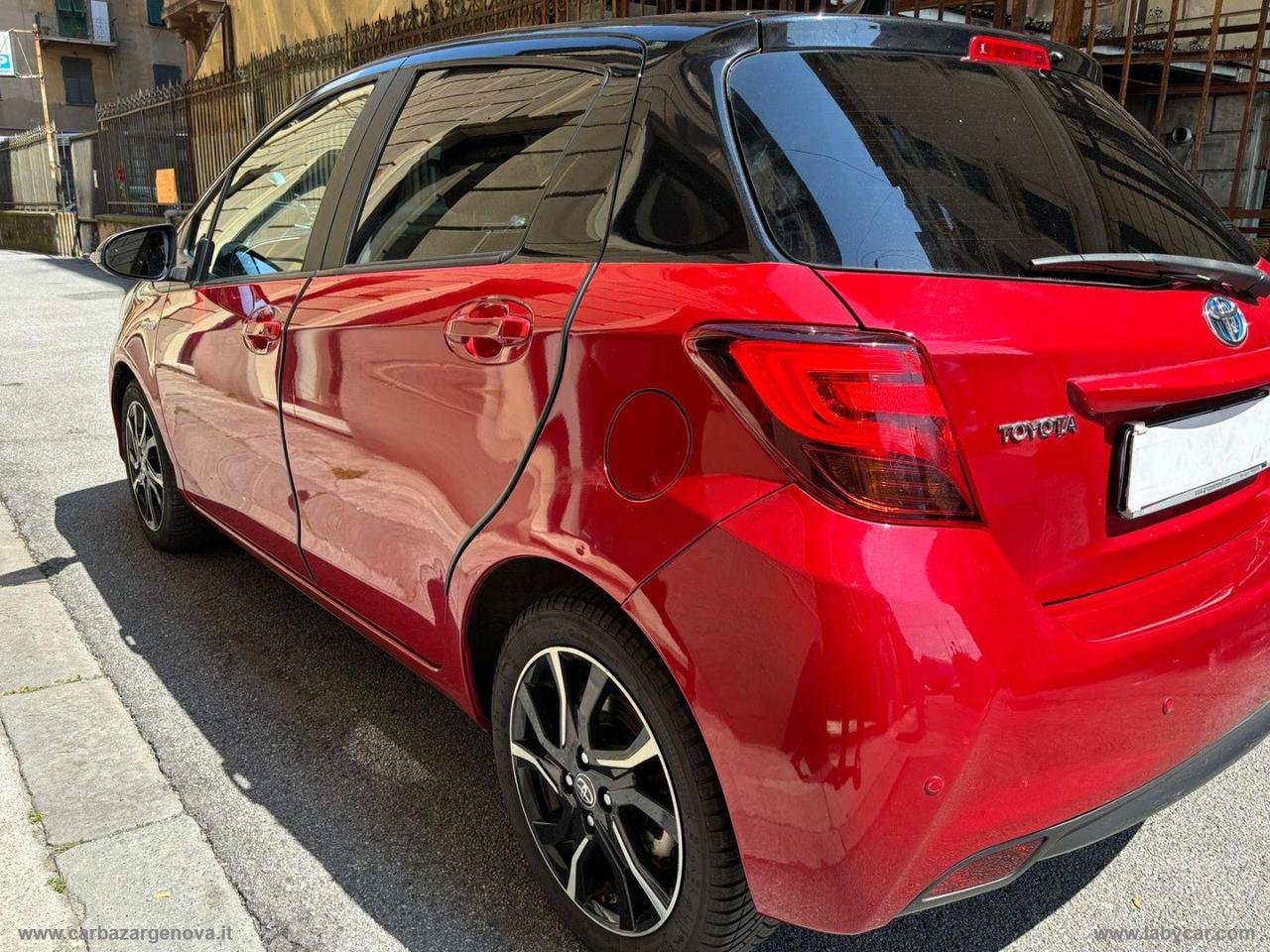 TOYOTA Yaris 1.5 Hybrid 5p. Trend Red Edition