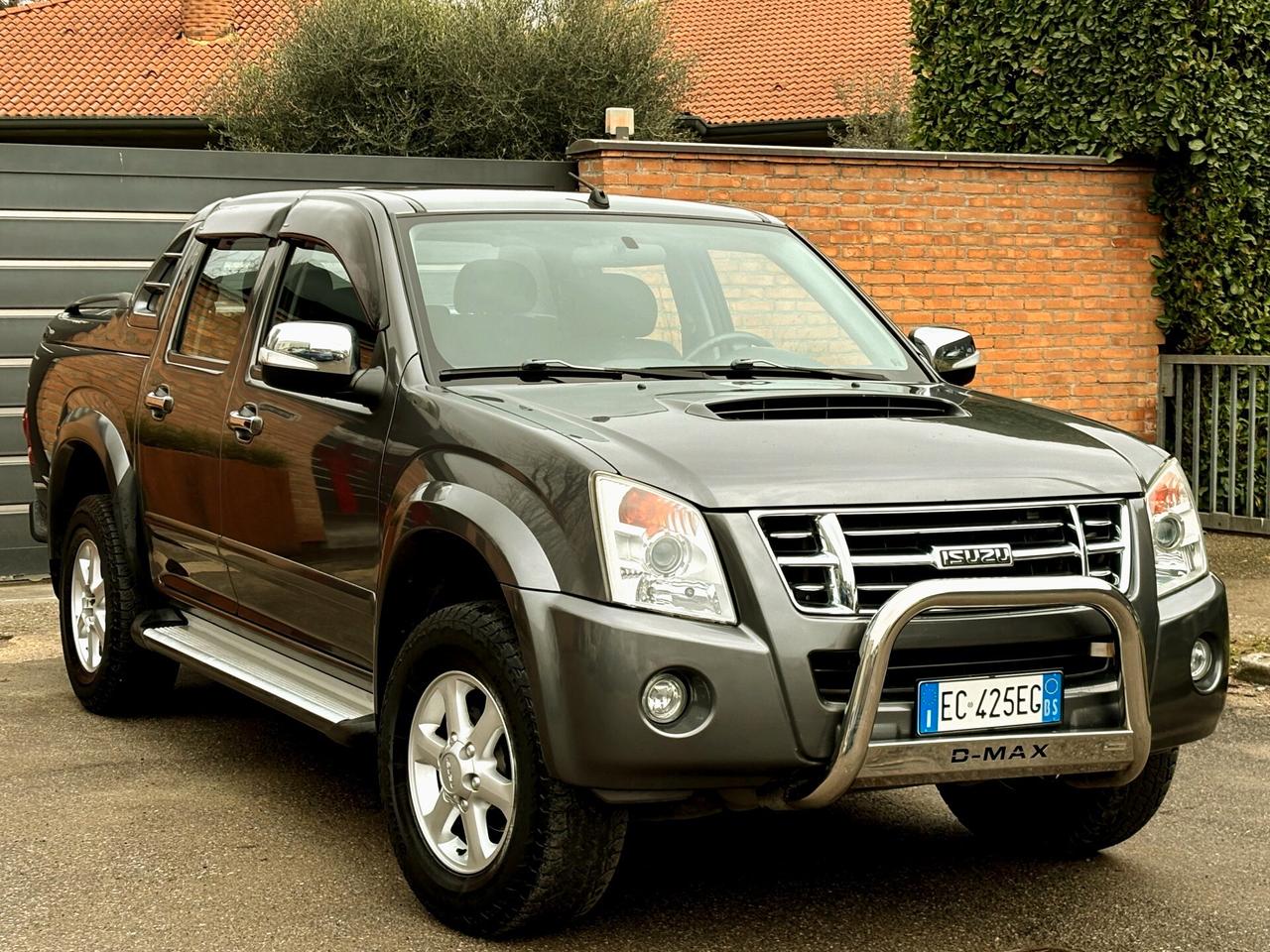 ISUZU D-MAX 3.0D 4x4 aut-D/Cabina-125000km -2010