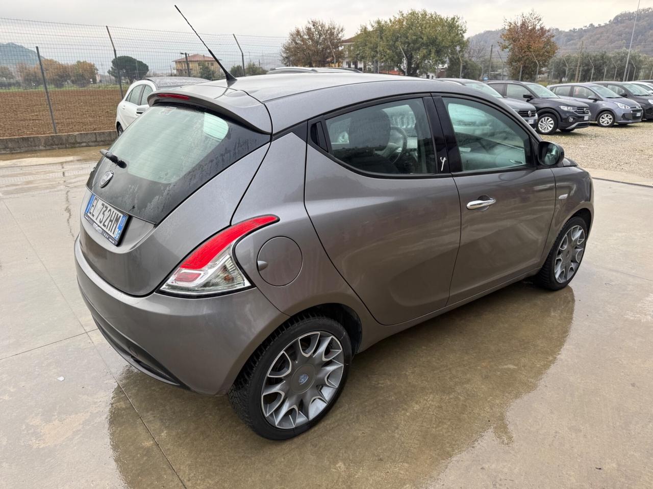 Lancia Ypsilon 1.3 MJT 95 CV 5 porte Platinum