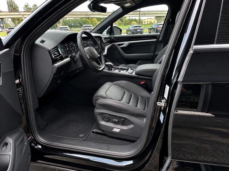Volkswagen Touareg 3.0 V6 TDI scr Elegance autom. 231 CV