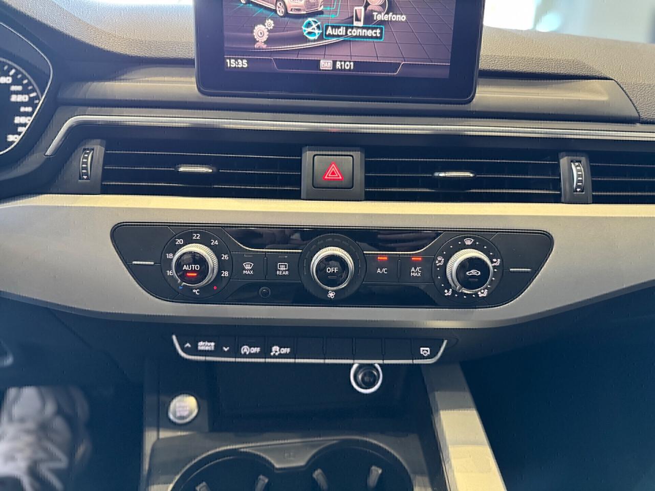 Audi A4 35 TDI S tronic Business “Matrix”