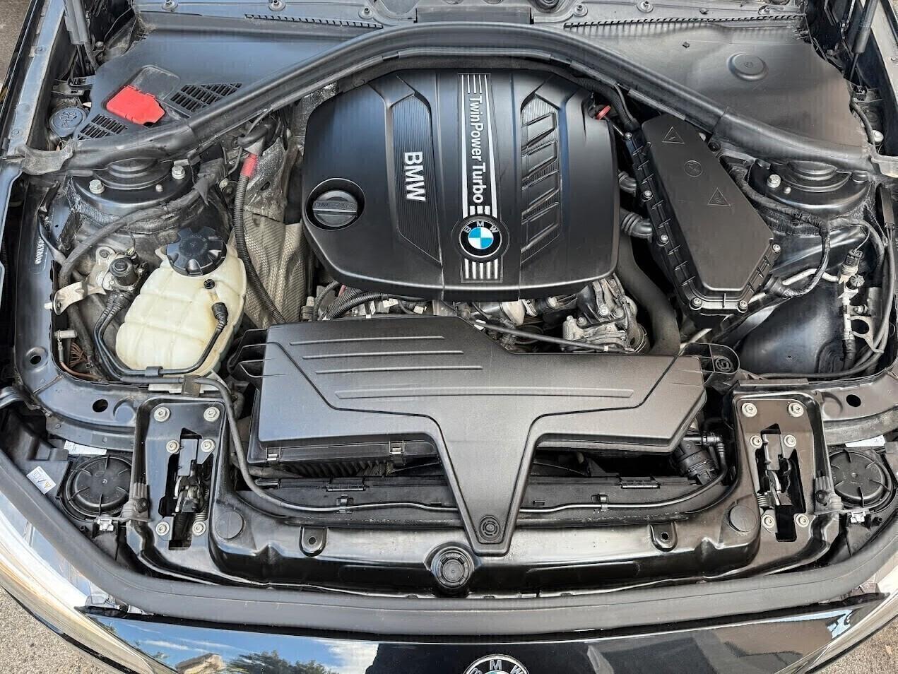 Bmw 116d 5p. Unique