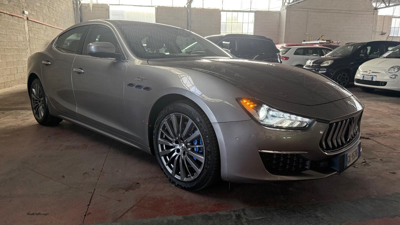 Maserati Ghibli 330 CV MHEV GT