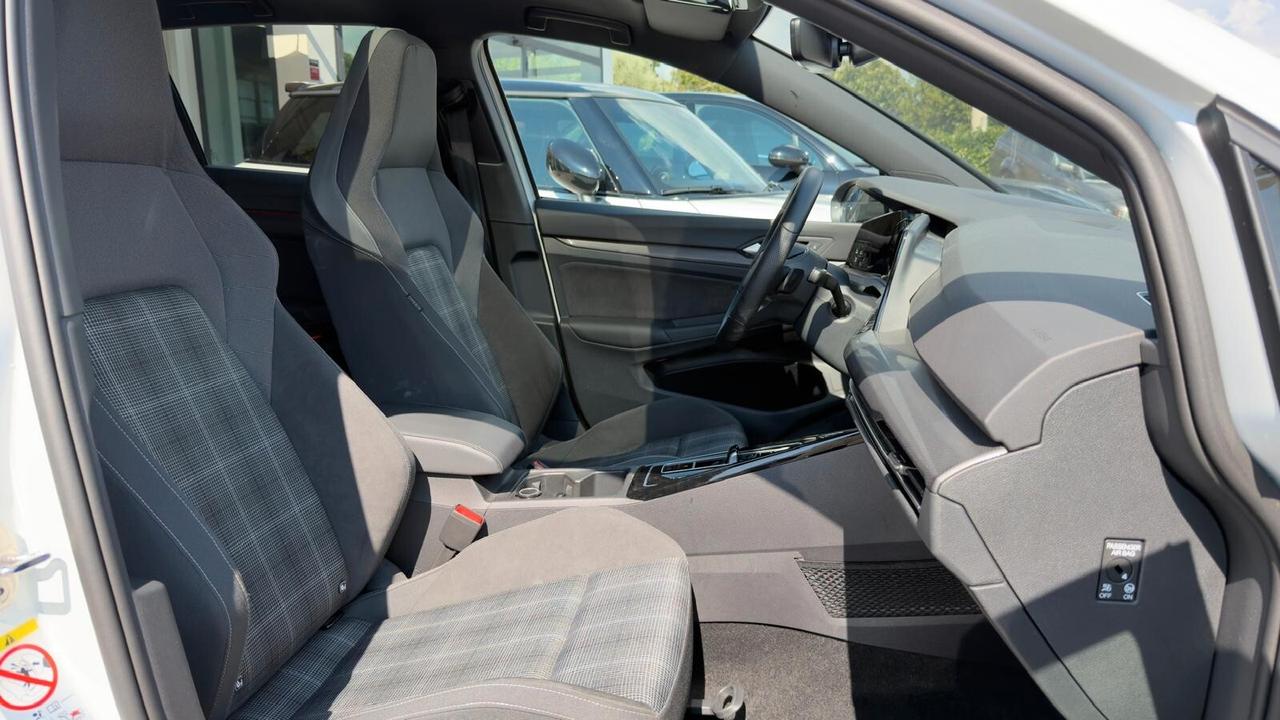 Volkswagen Golf 2.0 TDI DSG GTD/PRONTA CONSEGNA/PROMO/TETTO/IQ LIGHT/CERCHI 19/HEAD UP DISPLAY/FULL OPTIONAL/