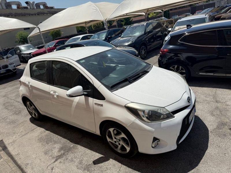 Toyota Yaris 1.5 Hybrid 5 porte Lounge "NEOPATENTATI"