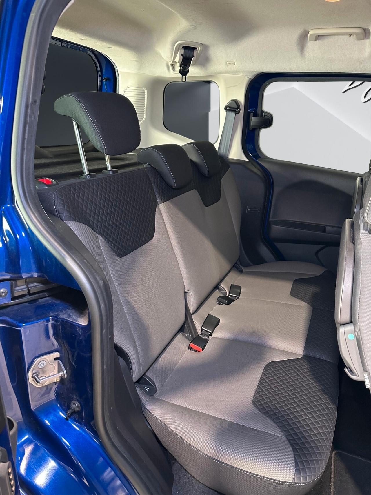 Ford Tourneo Courier 1.5 TDCI 75 CV Plus