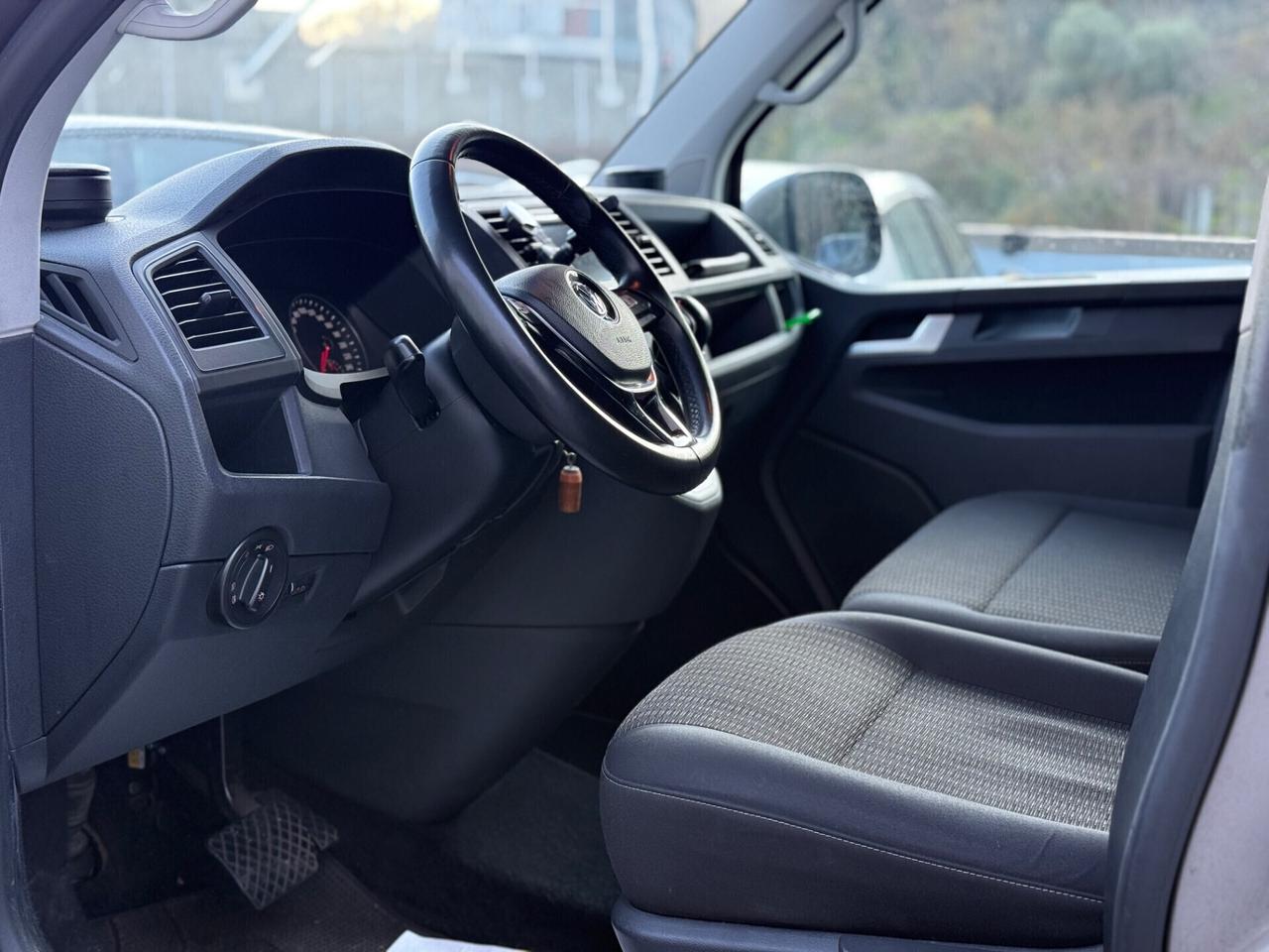 Volkswagen Caravelle 2.0 TDI 150CV DSG 9 posti