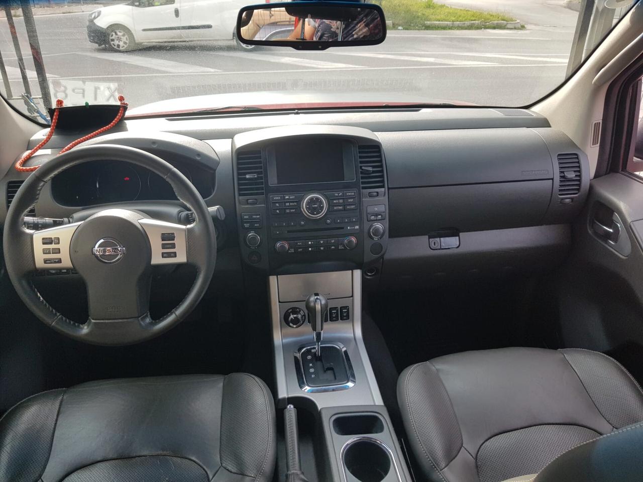 Nissan Navara 3.0 dCi 4 porte Double Cab LE V6