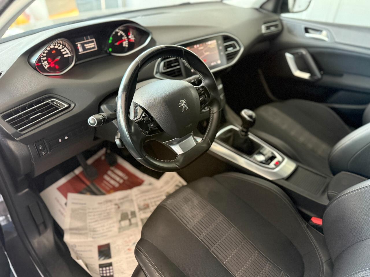 Peugeot 308 BlueHDi 130 S&S Allure