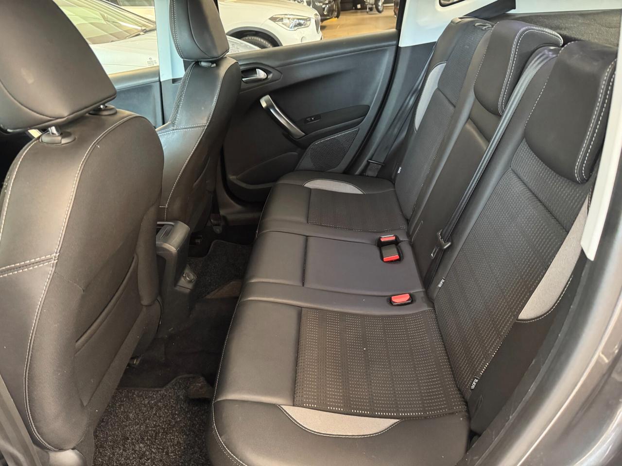 Peugeot 2008 1.6 bluehdi Allure 100cv my16